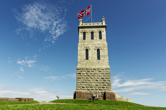 Slottsfjellet i Tønsberg i solskinn