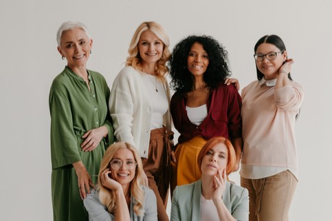 Gruppe med kvinner (istock)